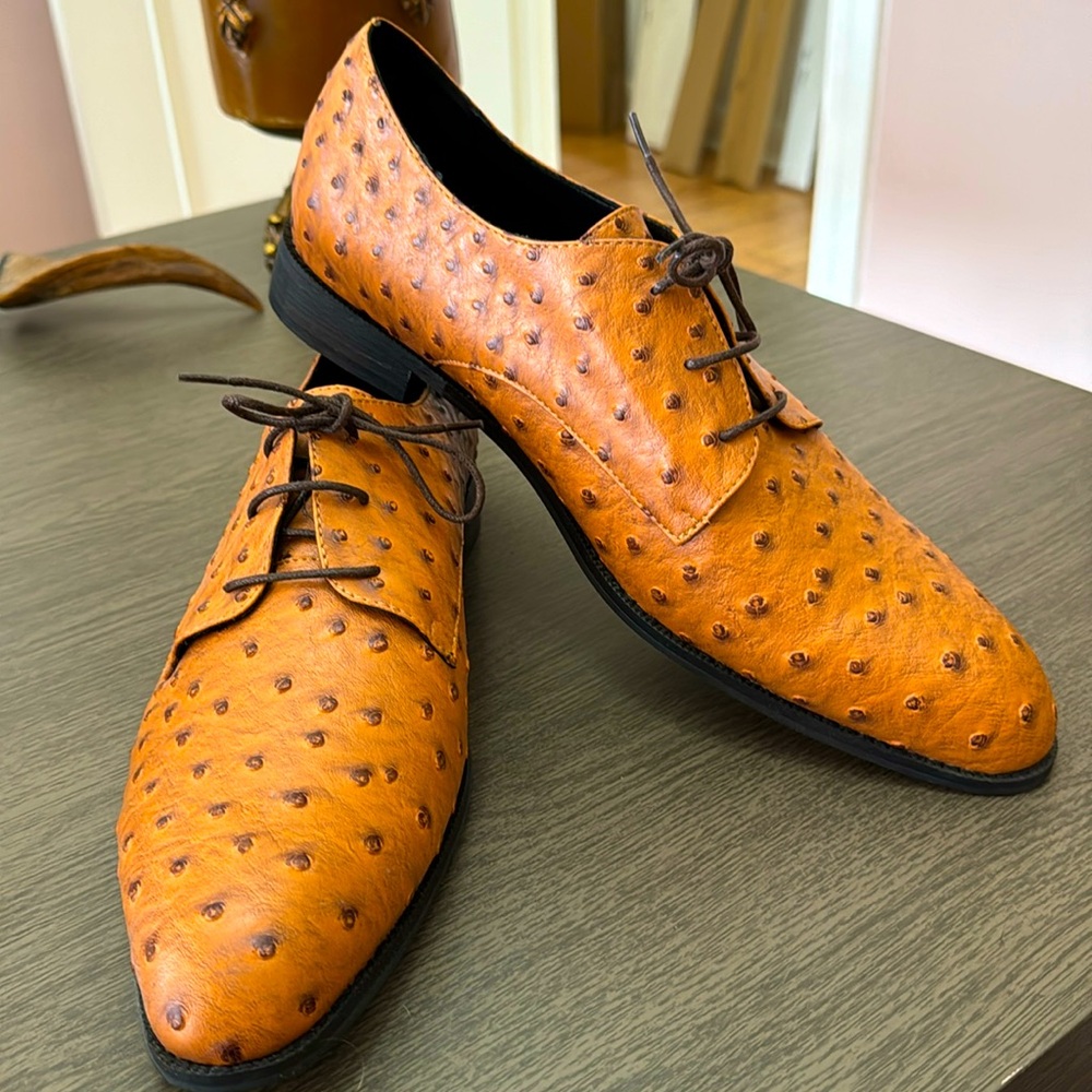 Men’s stamped ostrich shoe